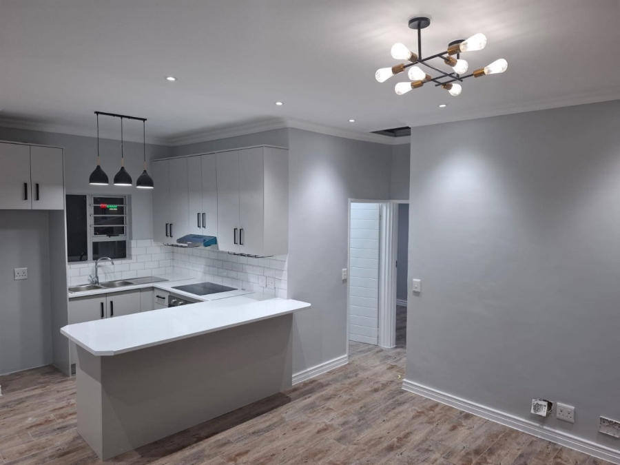 2 Bedroom Property for Sale in Oakglen Western Cape